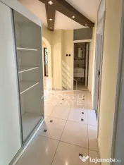 Apartament de vanzare cu 3 camere, 2 bai, 2 balcoane, zona Girocului 
