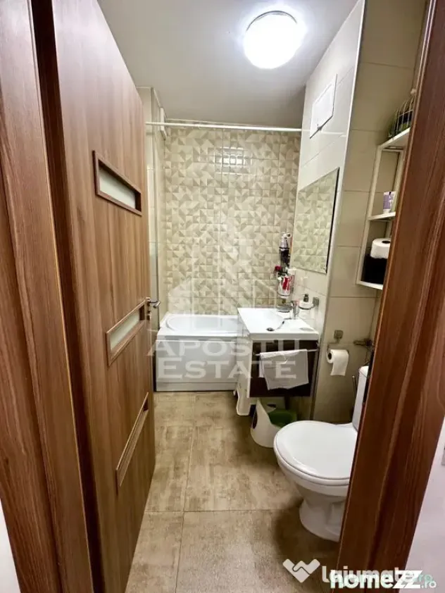 Apartament cu 4 camere de vânzare , renovat, decomandat,Gheorghe Lazar - Timisoara (Timis)