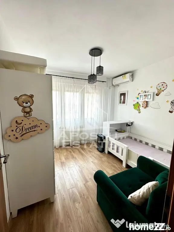 Apartament cu 4 camere de vânzare , renovat, decomandat,Gheorghe Lazar - Timisoara (Timis)