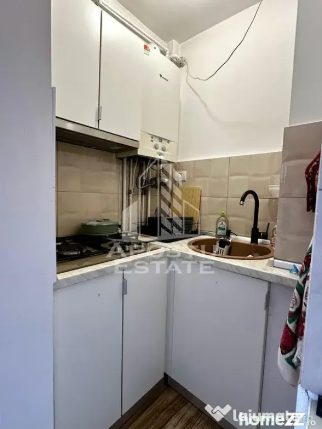 Apartament cu 4 camere de vânzare , renovat, decomandat,Gheorghe Lazar - Timisoara (Timis)