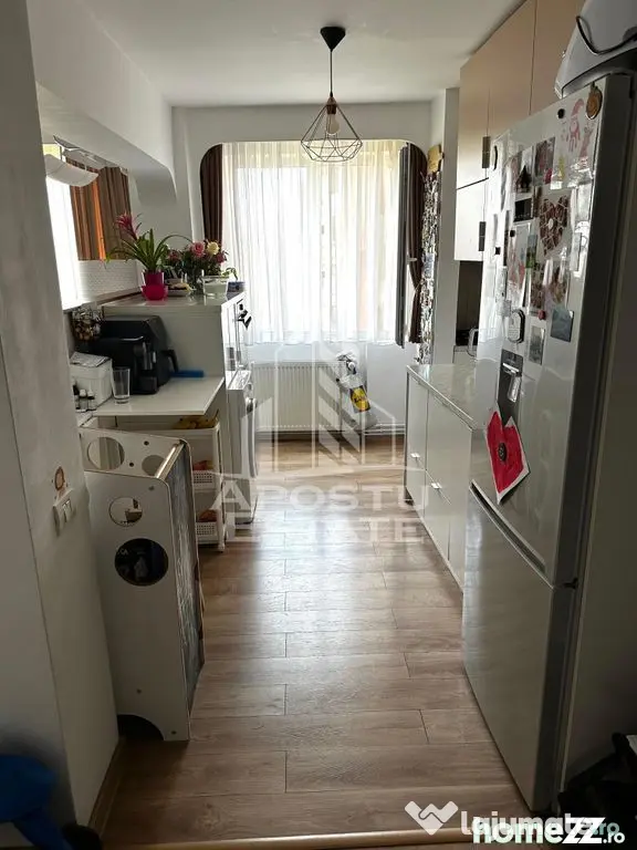 Apartament cu 4 camere de vânzare , renovat, decomandat,Gheorghe Lazar - Timisoara (Timis)