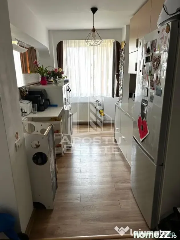Apartament cu 4 camere de vânzare , renovat, decomandat,Gheorghe Lazar - Timisoara (Timis)