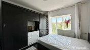 Apartament cu 3 camere, decomandat, zona Lipovei 