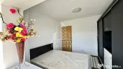 Apartament cu 3 camere, decomandat, zona Lipovei 