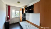 Apartament cu 3 camere, decomandat, zona Lipovei 