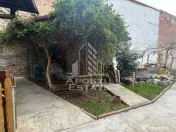 Apartament cu 2 camere, centrala proprie, teren 99 mp, zona Iosefin 