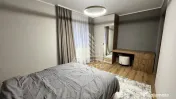 Apartament 3 camere , semidecomandat, zona Sagului