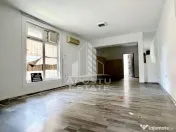 Casa de vanzare P+1E bulevardul Dambovita 