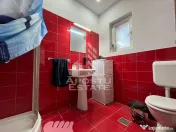 Casa individuala, 6 camere, 3 bai, garaj,acces auto, teren de 411 