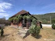 Casa batraneasca, renovata complet, teren 640mp, in Dabaca, Hunedoara 
