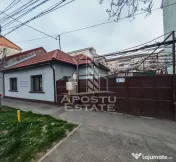 Casa individuala de vanzare cu 4 camere, 2 bai si 2 garaje, Lipovei 