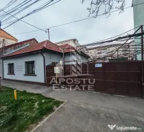 Casa individuala de vanzare cu 4 camere, 2 bai si 2 garaje, Lipovei