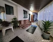 Casa individuala de vanzare cu 4 camere, 2 bai si 2 garaje, Lipovei 