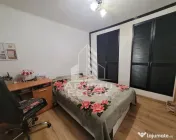 Casa individuala de vanzare cu 4 camere, 2 bai si 2 garaje, Lipovei 
