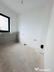 Duplex despartit prin camera tehnica- 4 camere si 3 bai - Ur