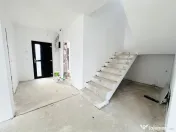 Duplex despartit prin camera tehnica- 4 camere si 3 bai - Ur