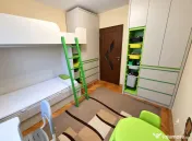 Apartament 3 camere | 65 mp | Etaj 3/4 | Parcare și boxă |