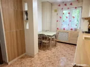 Apartament 3 camere | 65 mp | Etaj 3/4 | Parcare și boxă |