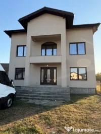 Casa de vanzare, 377 mp, 1.338 mp teren, zona Strejnic
