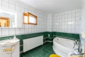 Eleganta si confort intr-o casa de vis, #238;n Dobolii de Jo
