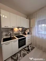 Apartament cu 2 camere decomandate de vânzare în zona Prim