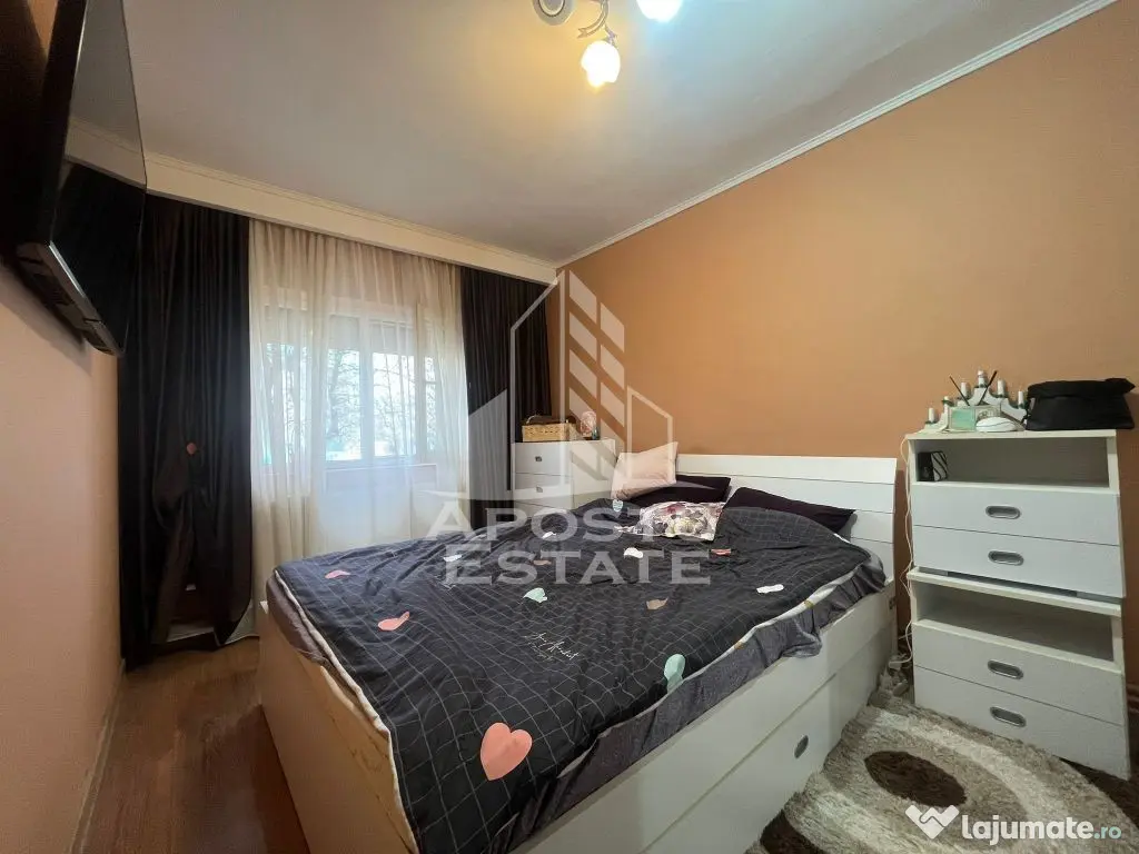 Apartament 3 camere, centrala proprie, zona Confectii - Arad (Arad)