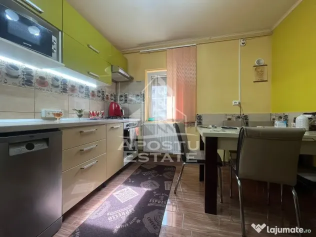 Apartament 3 camere, centrala proprie, zona Confectii - Arad (Arad)