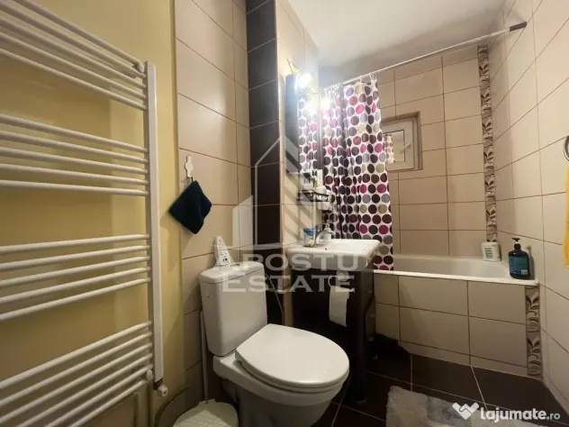 Apartament 3 camere, centrala proprie, zona Confectii - Arad (Arad)