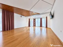Vila generoasa,ideala pentru clinica ,zona Via Carmina