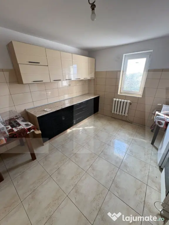 Apartament 3 camere-decomandat-72mp-Zona Centrala - Botosani (Botosani)