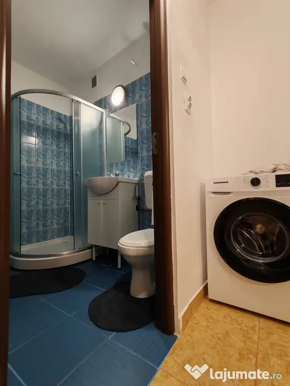 Închiriez apartament cu două camere în Ploiești, zona de sud.