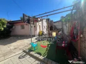 Apartament 2 camere, curte comuna. Zona Centrala 