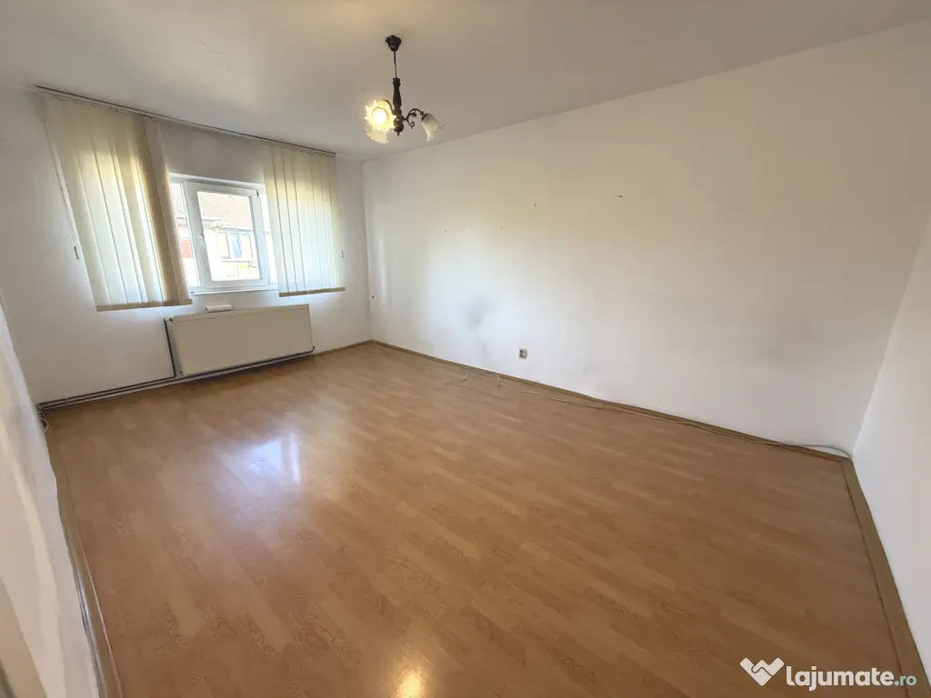 Apartament cu 3 camere, decomandat, 2 balcoane - Soarelui - Timisoara (Timis)