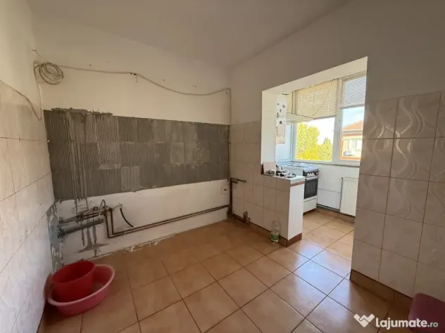 Apartament cu 3 camere, decomandat, 2 balcoane - Soarelui - Timisoara (Timis)