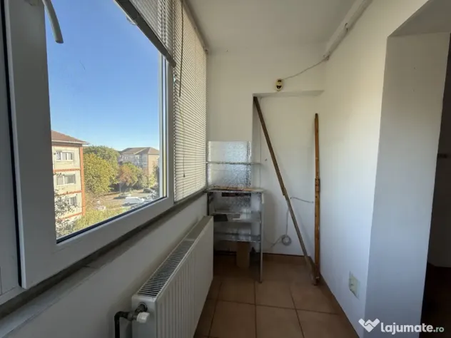 Apartament cu 3 camere, decomandat, 2 balcoane - Soarelui - Timisoara (Timis)