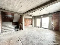 Duplex la roșu cu 5 camere, 127 mp utili 305 mp teren - Dum 