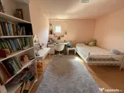 Apartament la curte comuna, 70 mp utili, parter + mansarda -