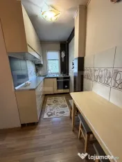 Apartament cu 3 camere, stare foarte buna, cu centrala propr