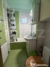 Apartament cu 3 camere, stare foarte buna, cu centrala propr