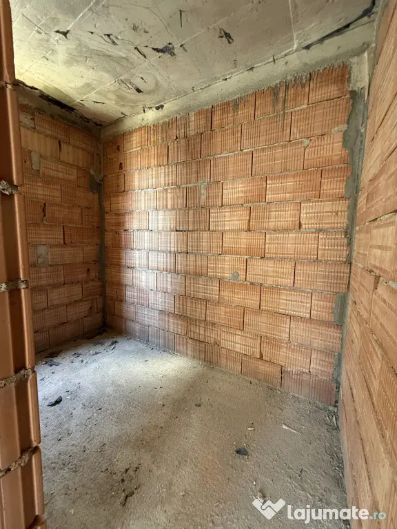 Apartament cu 2 camere, 50 mp + balcon, etaj 2 - Giroc - Giroc (Timis)