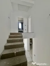Duplex, despartit prin camera tehnica, 4 camere, 111mp utili