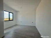 Duplex, despartit prin camera tehnica, 4 camere, 111mp utili