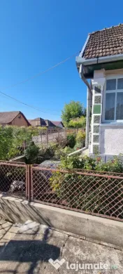 Casa cu 2 camere, 100 mp, zona Tritenii de Jos 