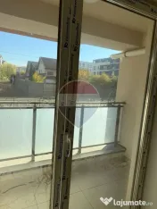 Spatiu de birouri de inchiriat-parter-bloc nou-loc de parcare inclus 