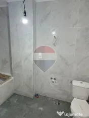 Spatiu de birouri de inchiriat-parter-bloc nou-loc de parcare inclus 
