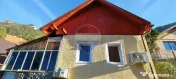 Casă / Vilă cu 3 camere de vânzare în zona Schei 