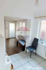 Casă / Vilă cu 3 camere de vânzare în zona Schei 