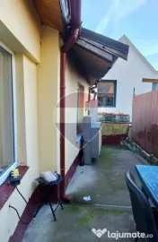 Casă / Vilă cu 3 camere de vânzare în zona Schei 