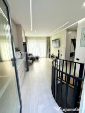 Penthouse de vanzare finisaje premium cu terasa generoasa Fl