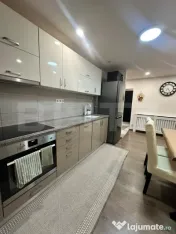 Apartament 3 camere, 64 mp, zona centrala 